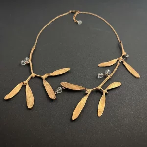 COLLIER GUI & PERLES EN CRISTAL DE ROCHE